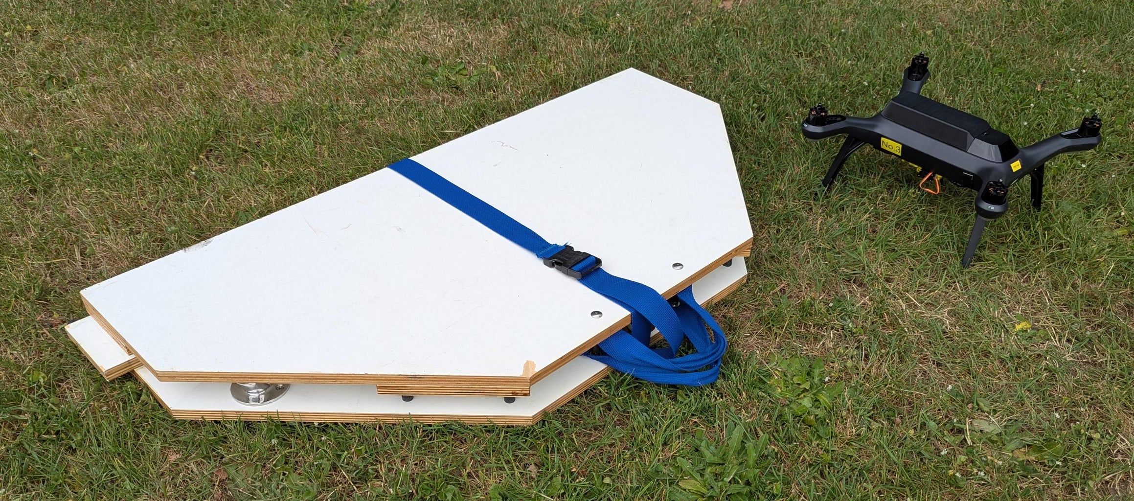 Quadcopter Landing Pad With Telescoping Legs for Uneven Ground