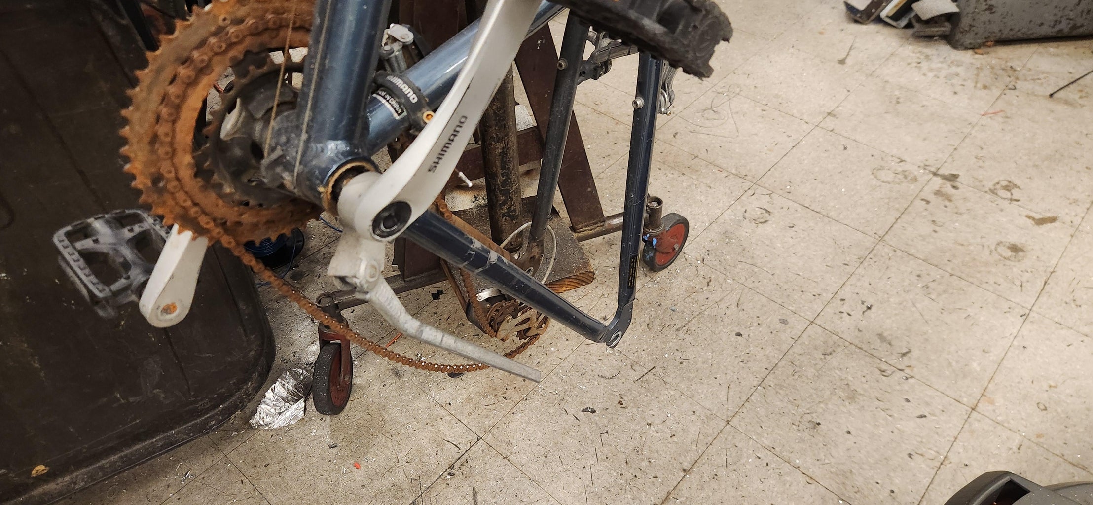 Mounting to the Wheel+sprockets